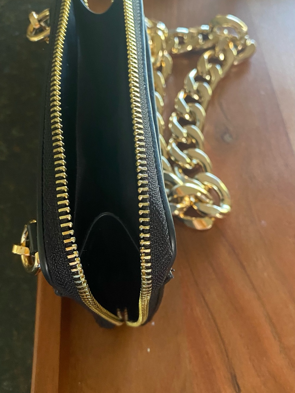 Black Women's Chain-Handle Crossbody Bag - Gold Hardware - Picture 4 of 5
